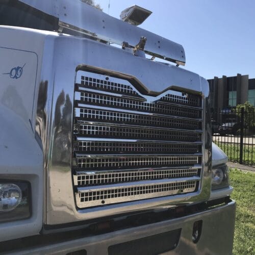 Stainless Steel Grill To Suit Mack Superliner and Trident - Image 5