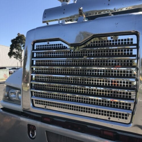 Stainless Steel Grill To Suit Mack Superliner and Trident - Image 3