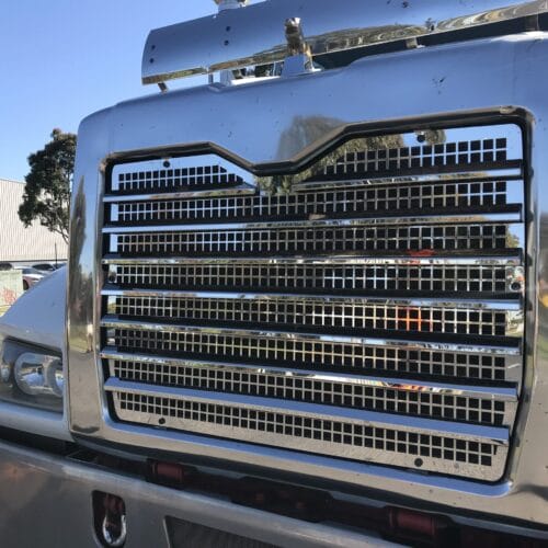 Stainless Steel Grill To Suit Mack Superliner and Trident - Image 4