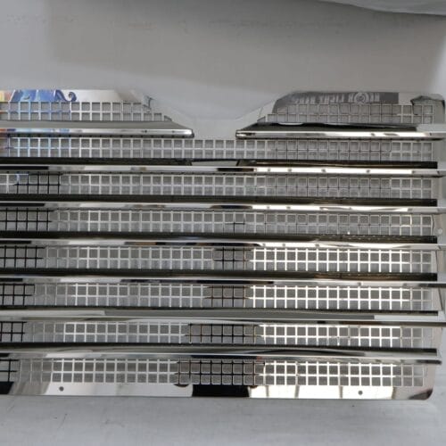 Stainless Steel Grill suitable for Mack Superliner