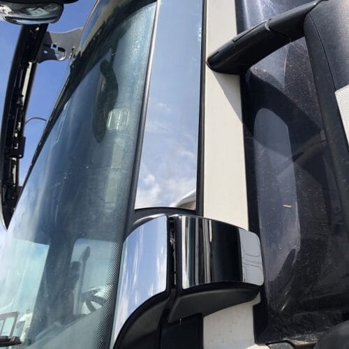 Stainless Steel Windscreen Trim Kit To Suit Scania - Image 5